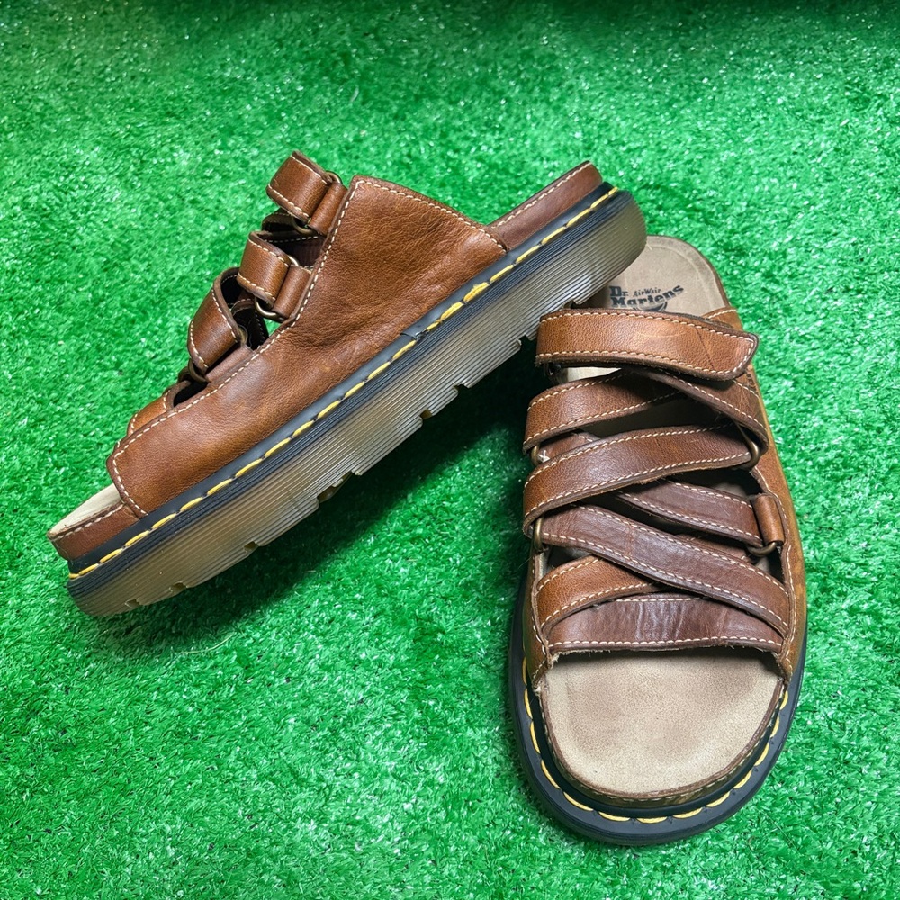 Vintage brown woman’s leather Dr. Martens platform fisherman’s sandals 5a88